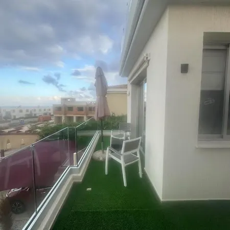 Δωμάτια σε οικογενειακή κατοικία Sea Flower Village *