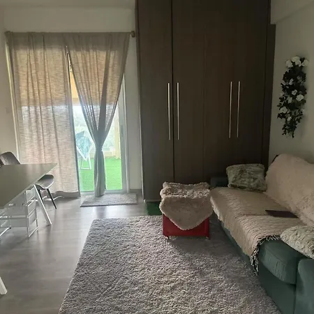 Δωμάτια σε οικογενειακή κατοικία Sea Flower Village Πάφος